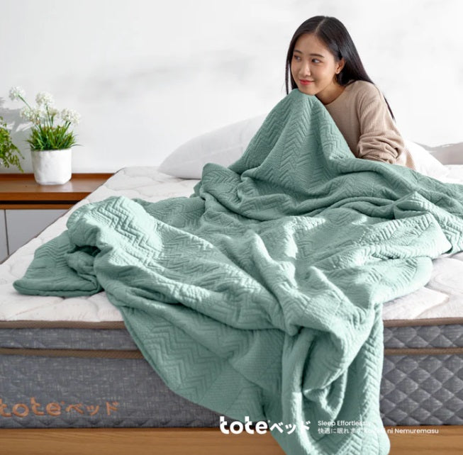 Manfaat Tidur Menggunakan Selimut Tote Hana Blanket